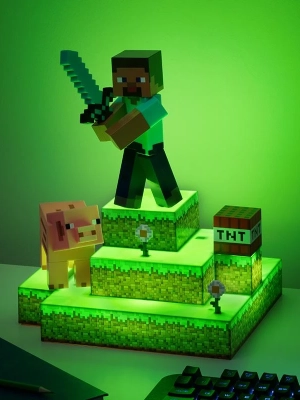 Lampa - diorama Minecraft Steve (wysokość: 30 cm)