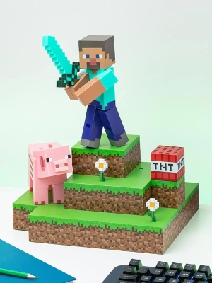 Lampa - diorama Minecraft Steve (wysokość: 30 cm)