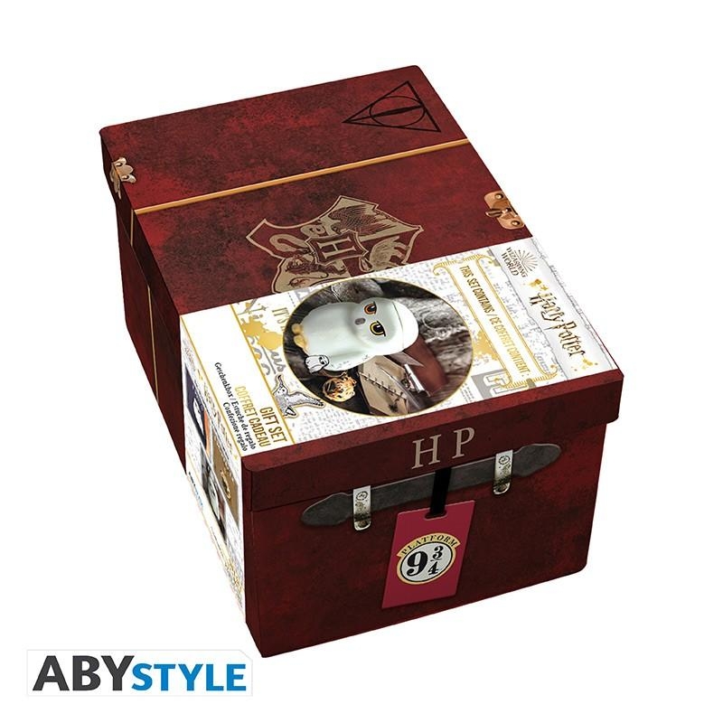 HARRY POTTER gift set - Harry's suitcase: premium 3D mug, 3D keychain, pin