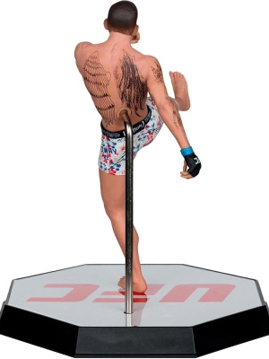 UFC Max Holloway Gold Label Posed Figure