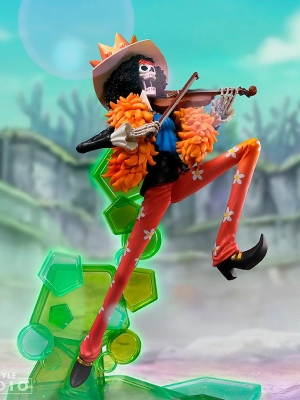 ONE PIECE figurine Brook (high: 23 cm)