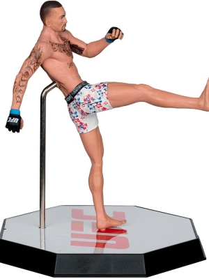 UFC Max Holloway Gold Label Posed Figure