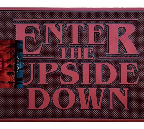 STRANGER THINGS (UPSIDE DOWN) RUBBER MAT